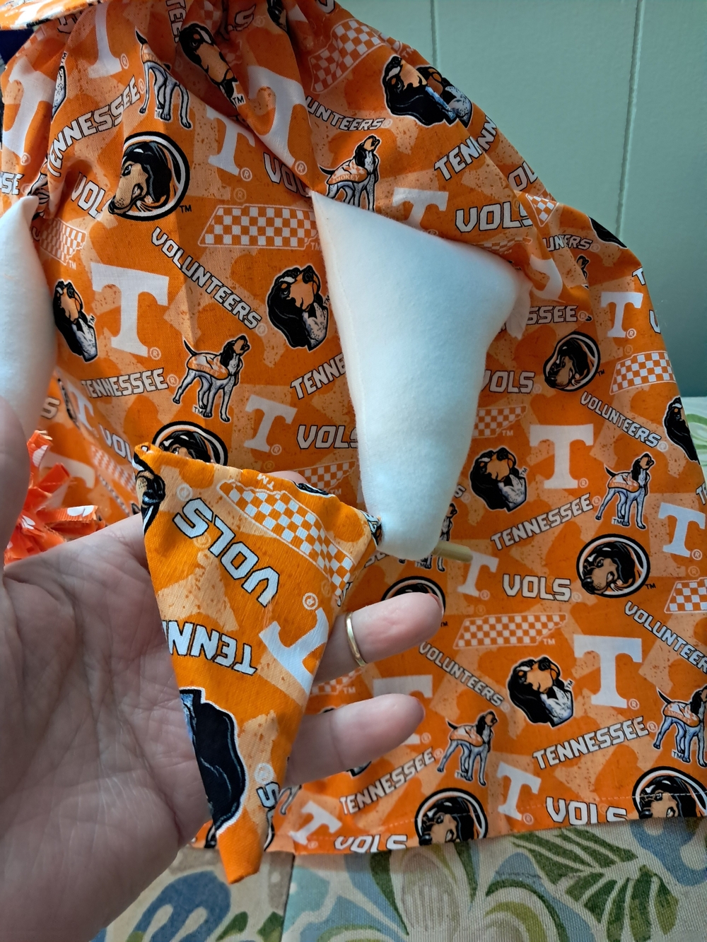 4042 PORCH GOOSE Tennessee Orange Volunteer Themed Craft Hat and Cape Set. - Picture 3 of 5